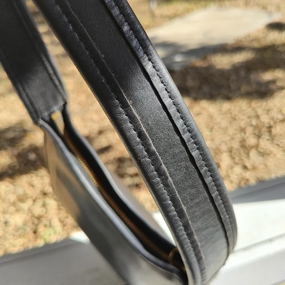 ❌❌❌SOLD❌❌❌ Coach Ergo Mini Zip - Picture 8 of 10